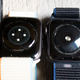 The Series 6 (left) has an electrical heart sensor and the SpO2 sensor. The Watch SE (right) doesn’t.